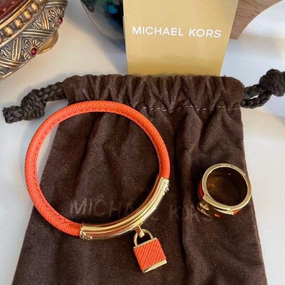 Michael Kors Women’s bracelet & ring set in orange and gold - Picture 4 of 8